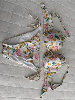 Victoria Secret  Floral Citrus Print Bikini Top and Bottom - 36D large like new